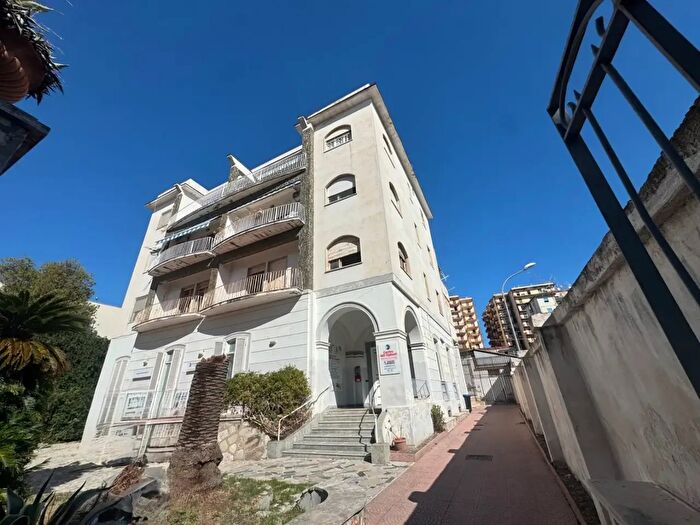 Appartamento quadrilocale in vendita in Via Dante, Torre Annunziata