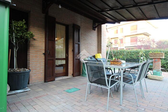Casa con 5 locali in vendita in Via Canale, Casalgrande