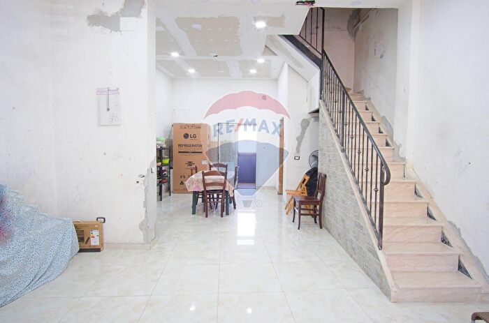 Casa con 6 locali in vendita in Via Villaglori, Catania