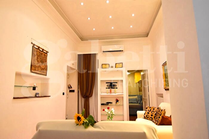 Appartamento trilocale in affitto in Vico Giardinetto, Napoli