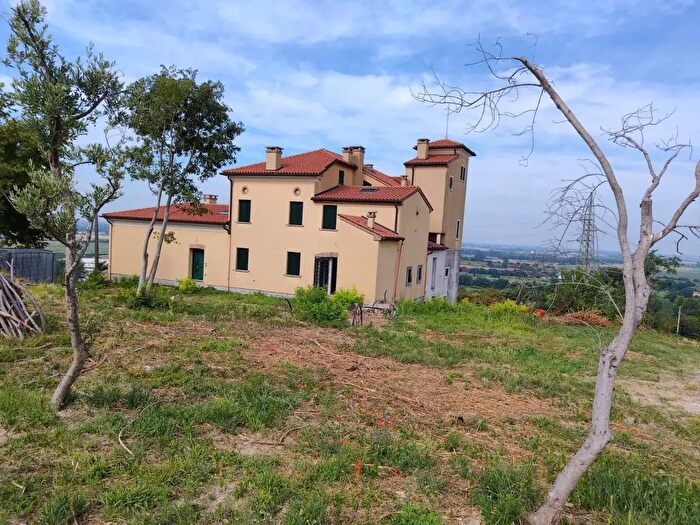 Casa in vendita in Via Casella, Este