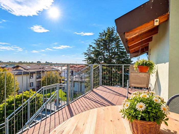 Appartamento trilocale in vendita in Via Francesco Baracca, Cesano Maderno