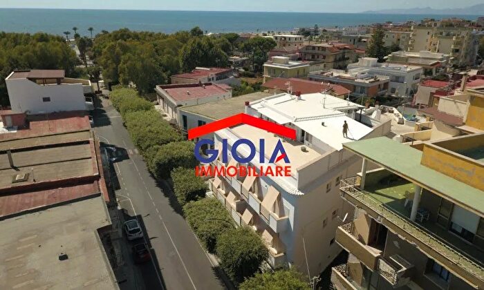 Appartamento in vendita in Viale Marechiaro Mondragone Campania, Mondragone