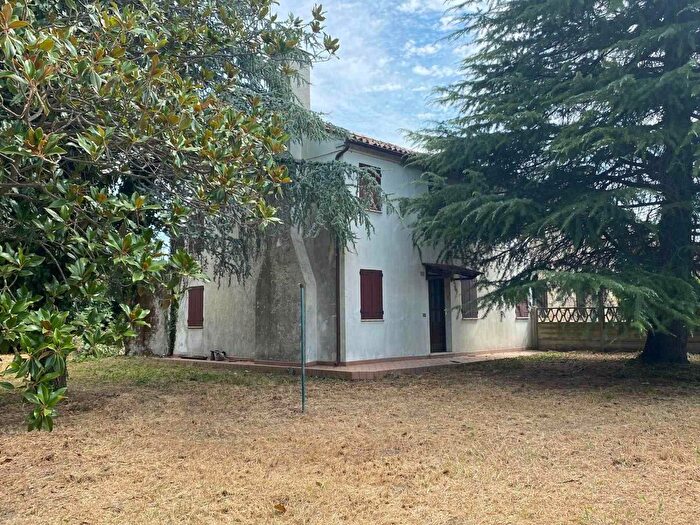 Casa con 5 locali in vendita in Bagnoli Di Sopra