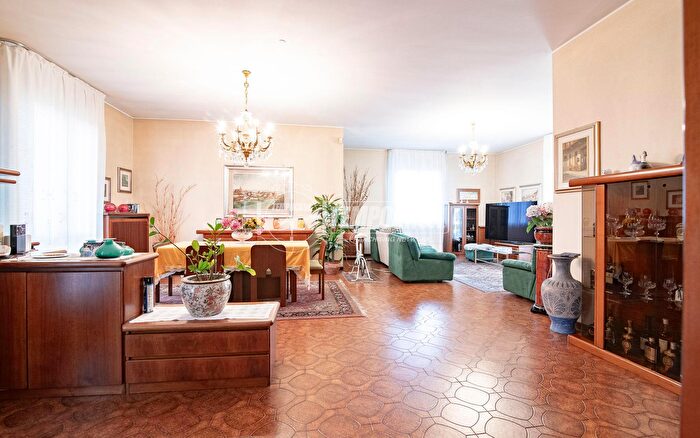 Casa quadrilocale in vendita in Via Vaprio, Cassano DAdda