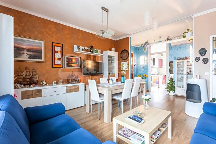 Appartamento con 5 locali in vendita in Via Revedole a, Pordenone