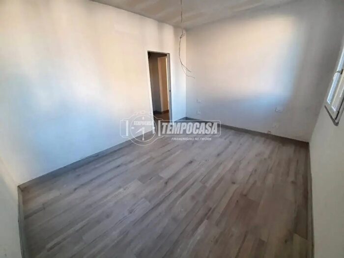 Appartamento quadrilocale in vendita in Via Vittorio Veneto, Cislago