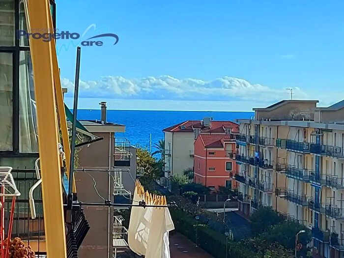 Appartamento bilocale in vendita in Via Milano, Pietra Ligure