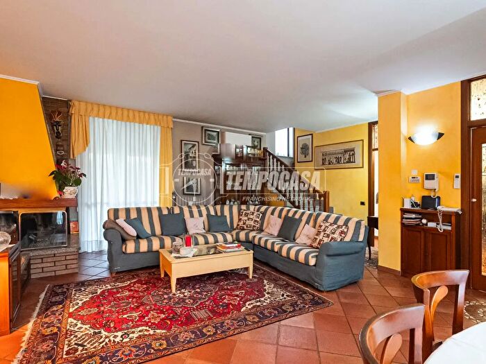 Case in Vendita e in Affitto - 3