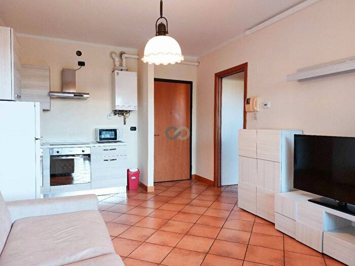 Appartamento bilocale in affitto in Via Daniele Comboni, Rivoltella, Desenzano del Garda
