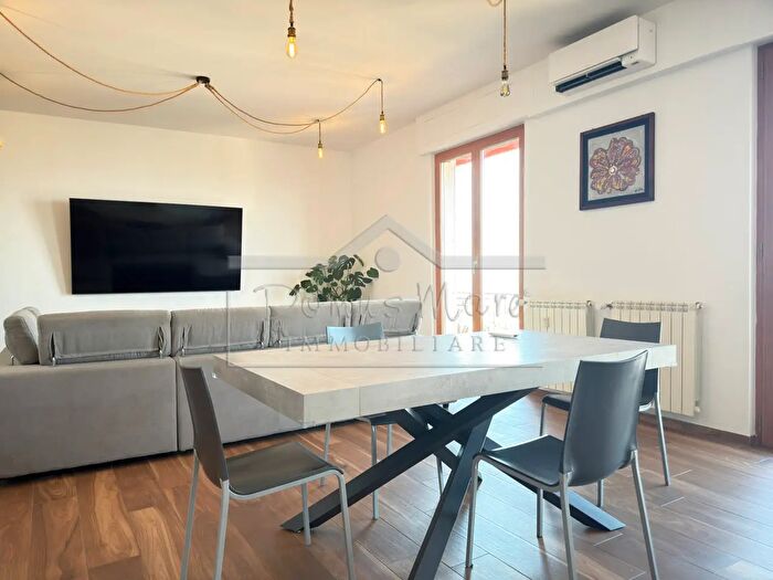 Appartamento con 6 locali in vendita in Via Visca Angelo, Savona