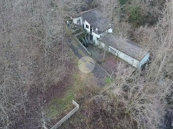 Casa quadrilocale in vendita in Via Pipino, Borno