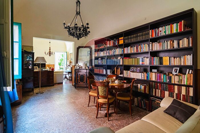 Casa con 6 locali in vendita in Via Firenze, Nicolosi