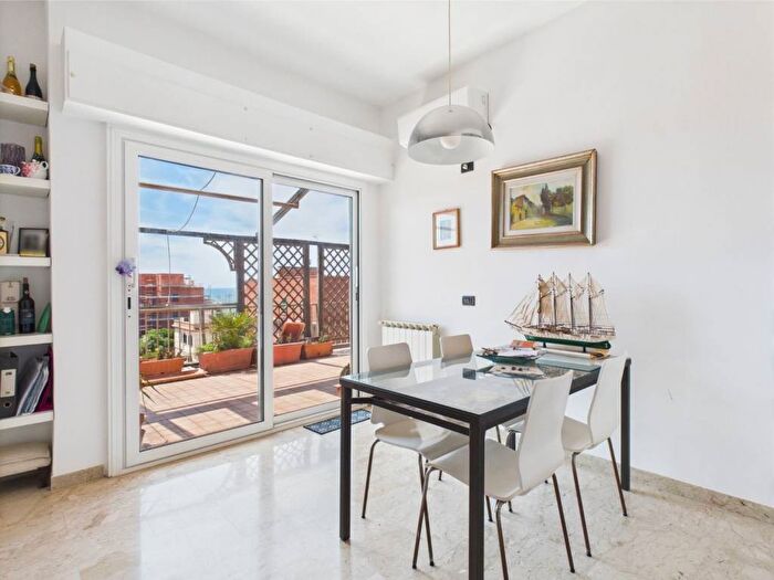 Casa trilocale in affitto in Via della Santabarbara, Ostia Ponente, Roma