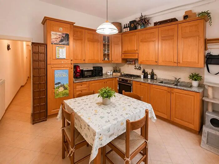 Appartamento trilocale in vendita in Via San Girolamo, Siena