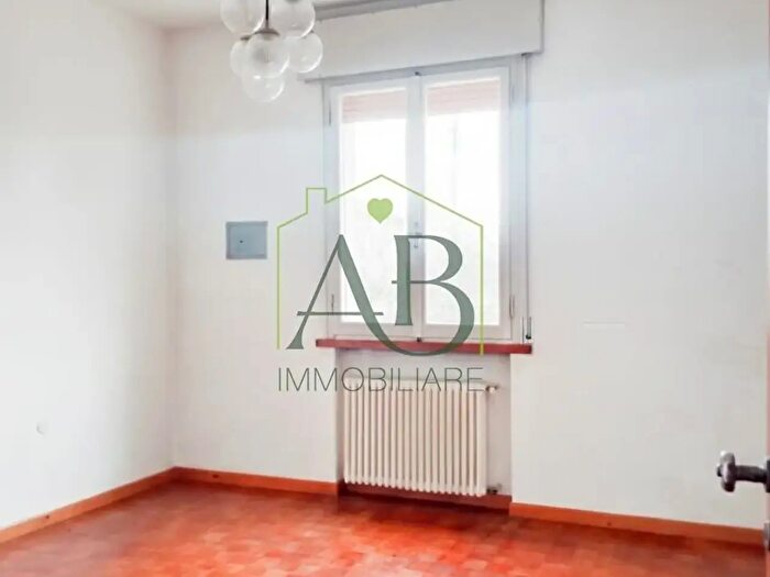 Casa con 12 locali in vendita in Russi