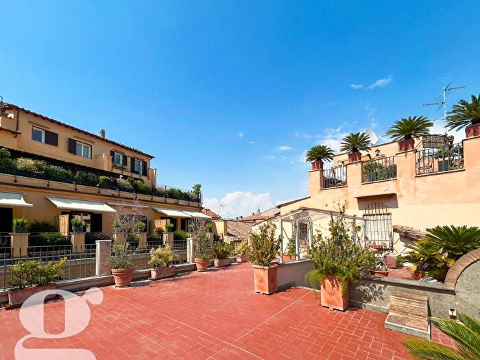Appartamento quadrilocale in affitto in Via DAscanio, Montecitorio, Roma