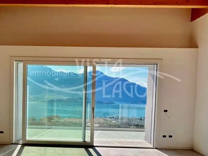 Appartamento trilocale in vendita in Via Antonio Maria Caraccioli, Vercana