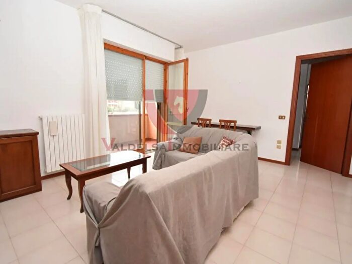 Appartamento trilocale in vendita in Ia Veneto, Colle Di Val DElsa