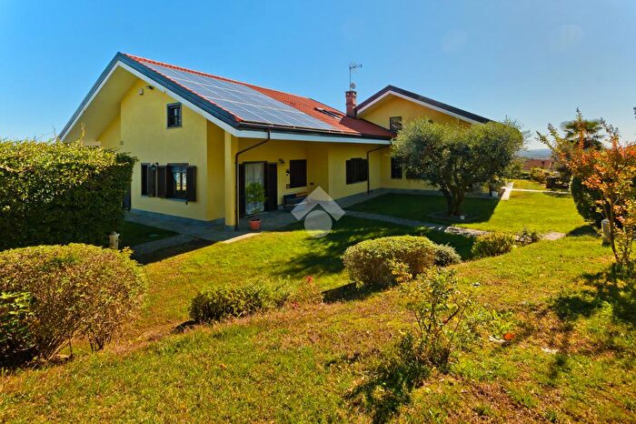 Casa con 8 locali in vendita in Strada delle Vigne, Pecetto Torinese