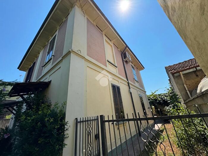 Casa trilocale in vendita in Via Vittorio Emanuele II, Casorate Primo