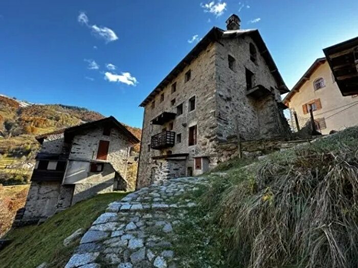 Casa con 10 locali in vendita in Piana di Roy Centro Ca Gianmaria Fobello Vercelli Piemonte Italia, Fobello