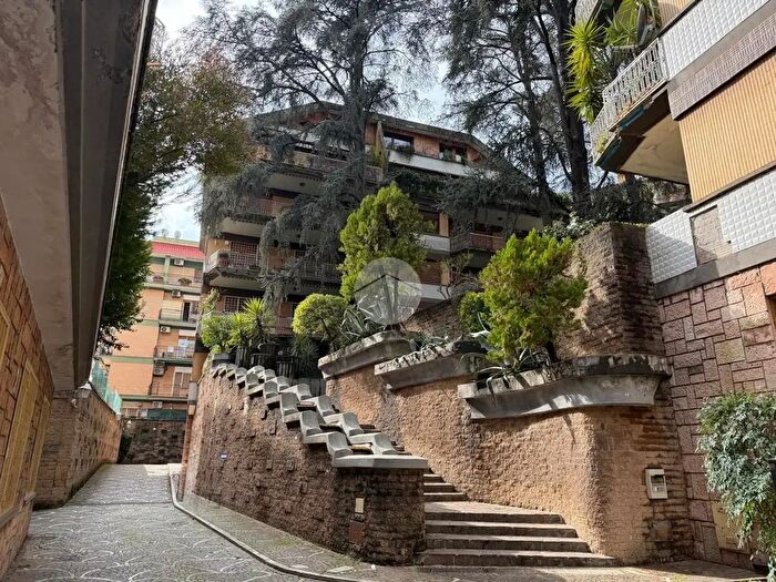 Appartamento quadrilocale in vendita in Via Alfredo Panzini, Roma