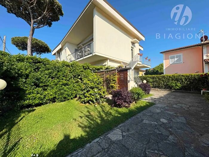 Appartamento quadrilocale in vendita in Pietrasanta