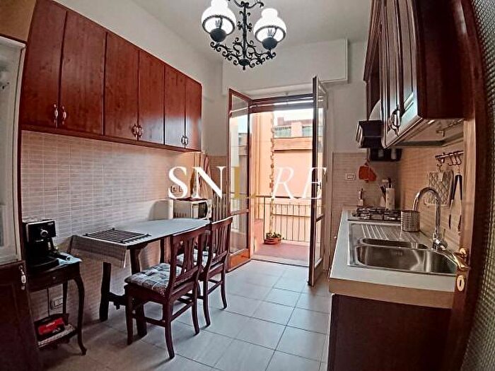 Appartamento con 5 locali in vendita in Viale dei Mille, Firenze