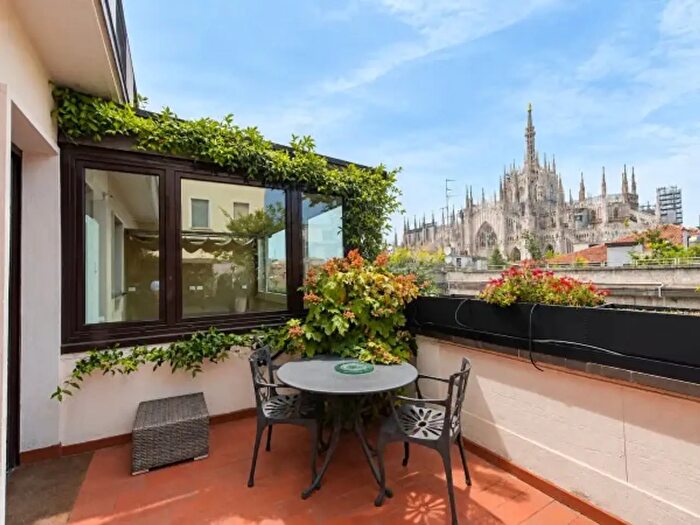Appartamento bilocale in affitto in Via Santa Tecla, Milano