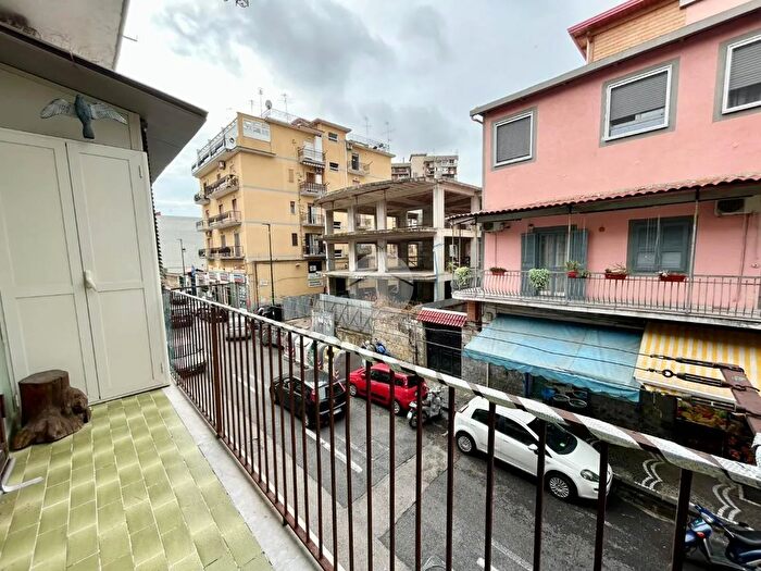 Appartamento trilocale in vendita in Via Vittorio Veneto, Napoli