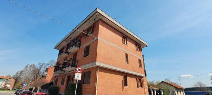 Appartamento trilocale in vendita in Via Toce, Torino