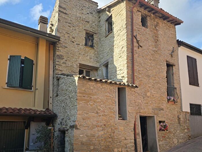 Casa con 7 locali in vendita in Strada Madonna delle Neve, Mercato Saraceno