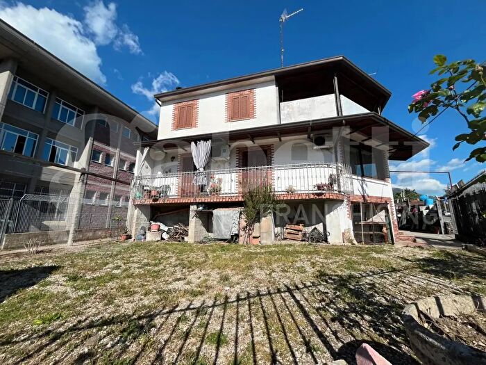 Appartamento con 8 locali in vendita in Via Salvo dAcquisto, Piedimonte Matese