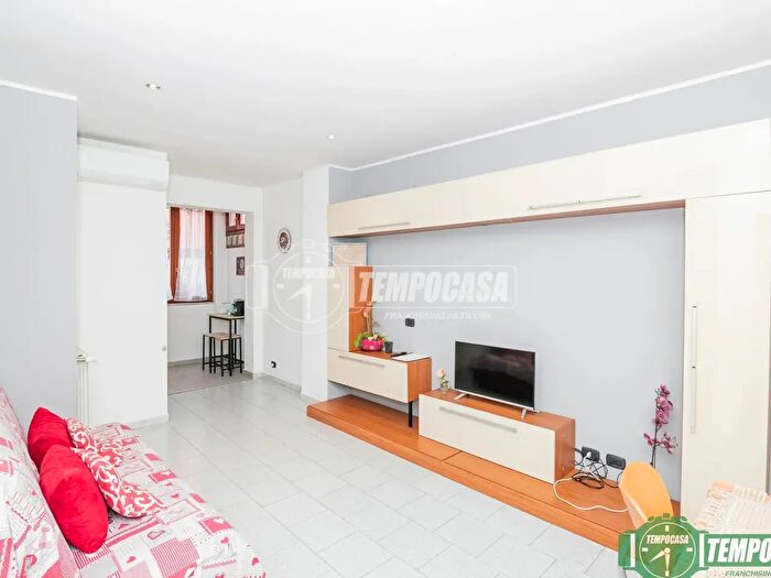 Appartamento bilocale in vendita in Via Giuseppe Verdi, San Giuliano Milanese