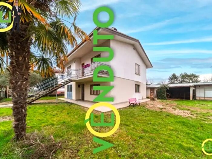Casa con 5 locali in vendita in Via Sandro Pertini, Capriva Del Friuli