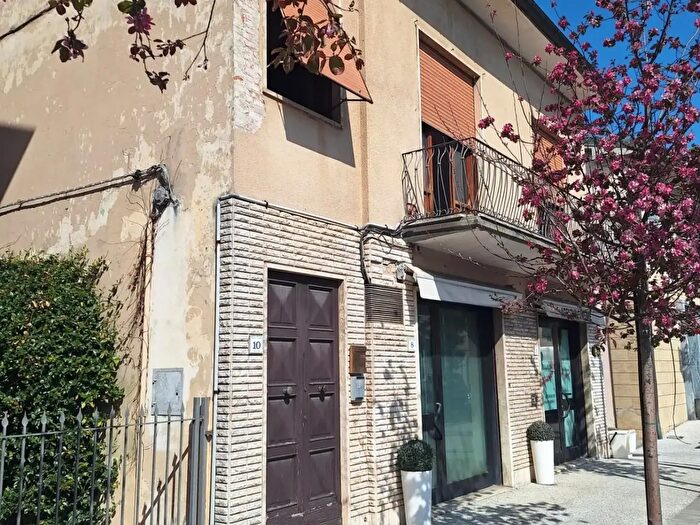 Appartamento con 9 locali in vendita in Capannori