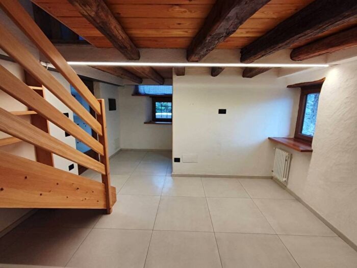 Appartamento trilocale in affitto in Villeneuve