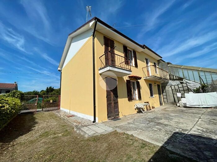 Casa con 7 locali in vendita in Via Maresco, Valmacca