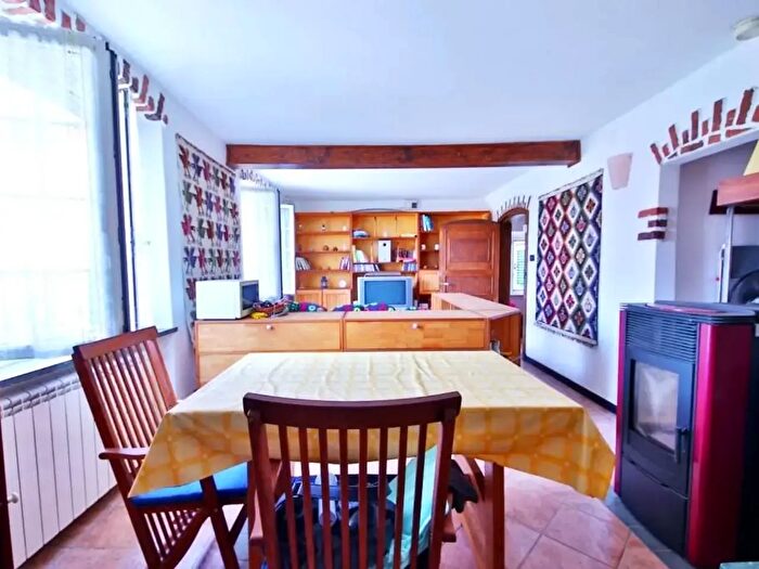 Appartamento quadrilocale in vendita in Via Roma, Savignone