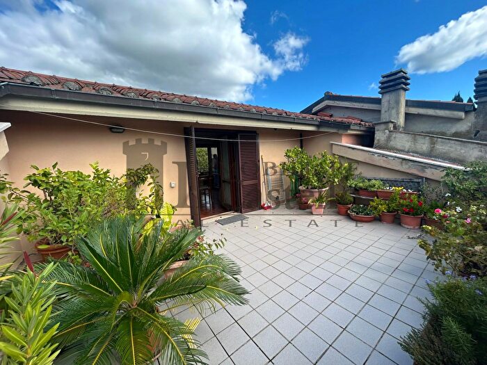 Appartamento con 6 locali in vendita in Strada da Cetona alle Piazze, Cetona