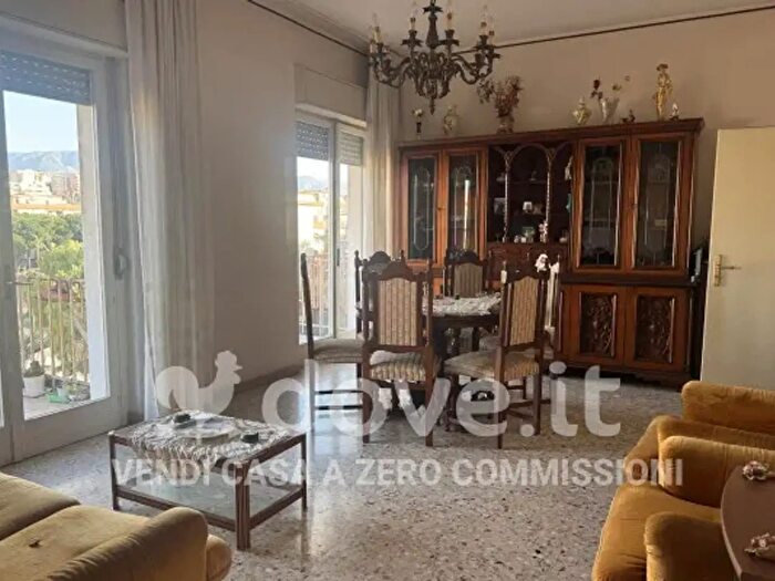 Appartamento trilocale in vendita in Via Palmi, Reggio Calabria