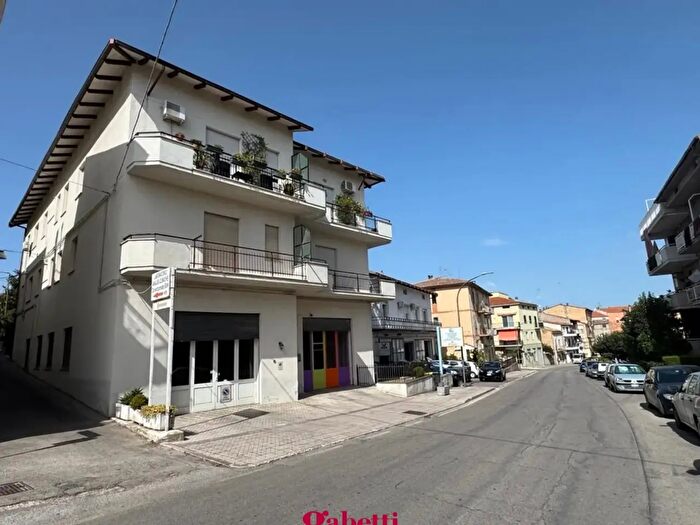 Appartamento con 5 locali in vendita in Via Alessandro Manzoni, Cupello