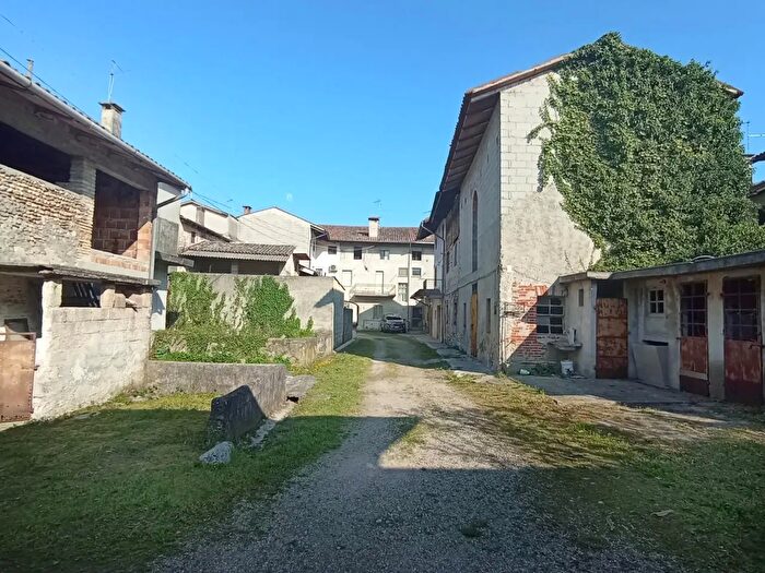 Casa con 5 locali in vendita in Lestizza