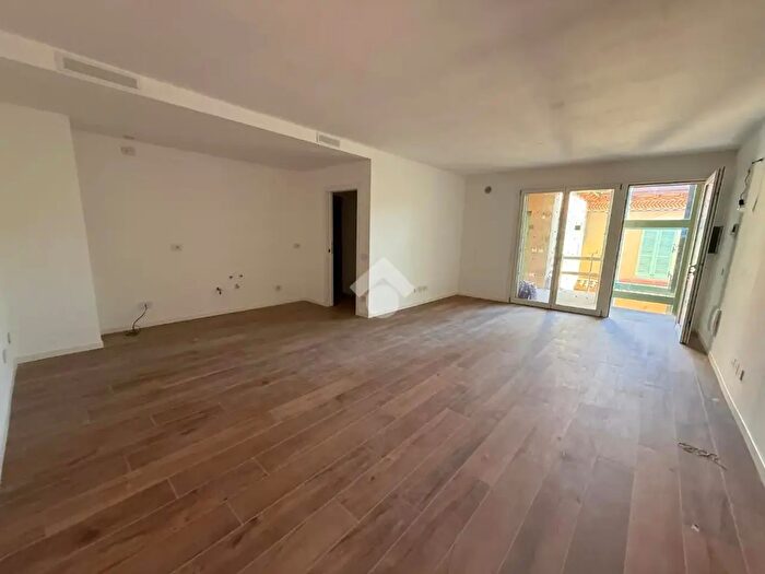 Appartamento trilocale in vendita in Via Bartolomeo Colleoni, Romano Di Lombardia