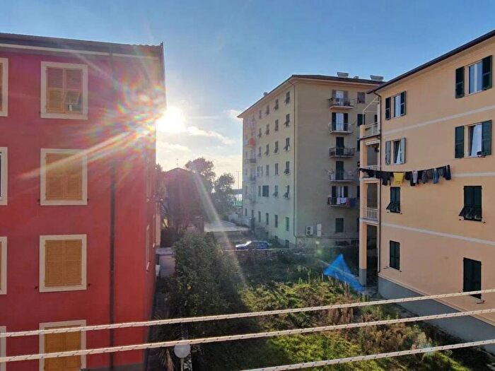 Appartamento con 5 locali in affitto in Via Eugenio Sciaccaluga, Centro, Lavagna