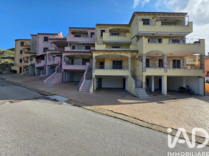 Appartamento quadrilocale in vendita in Via Barrettini, La Maddalena