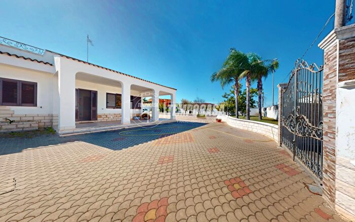 Casa trilocale in vendita in Via Orazio Antinori, Lecce