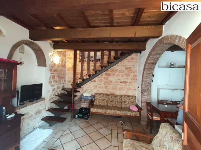 Casa bilocale in affitto in Via Roma, Centro, Frontone