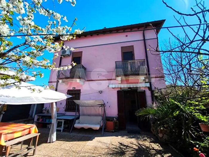 Appartamento trilocale in vendita in Via Macchi Zonda, Varese